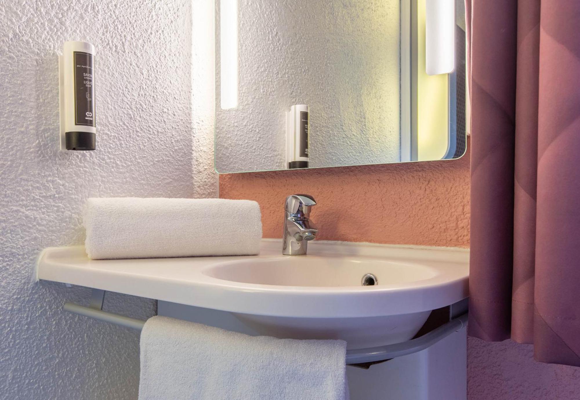 B&B Hotel Chateauroux A20 L'Occitane Deols Bagian luar foto